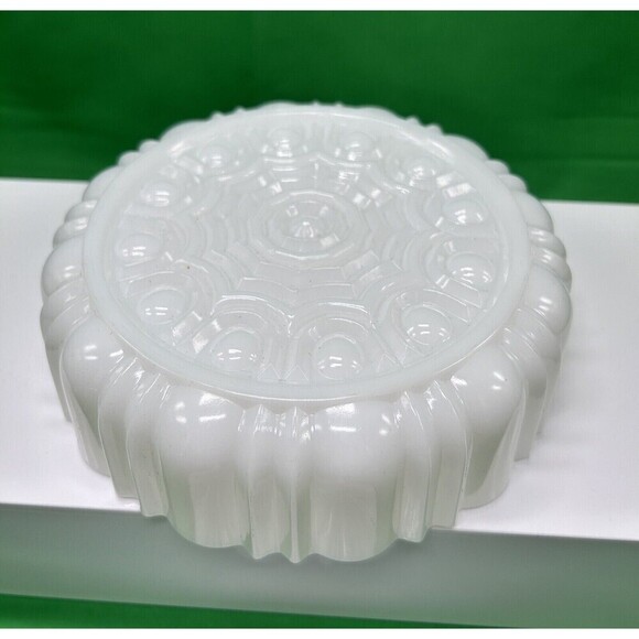 Vintage Fire King  Lidded Candy Box Milkglass Spider Web Bottom 7” Diameter - Picture 4 of 6